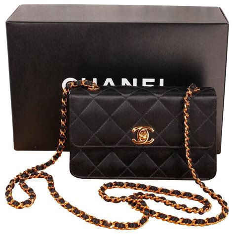 chanel clutch zwart|chanel clutch heels.